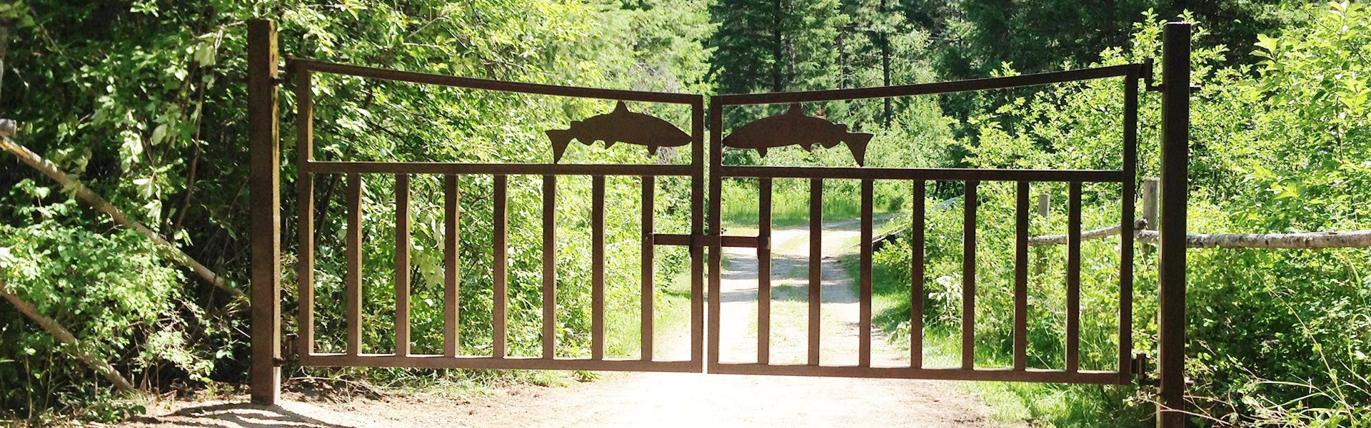 Double J Fencing, Inc. We Take Our Pounding Seriously